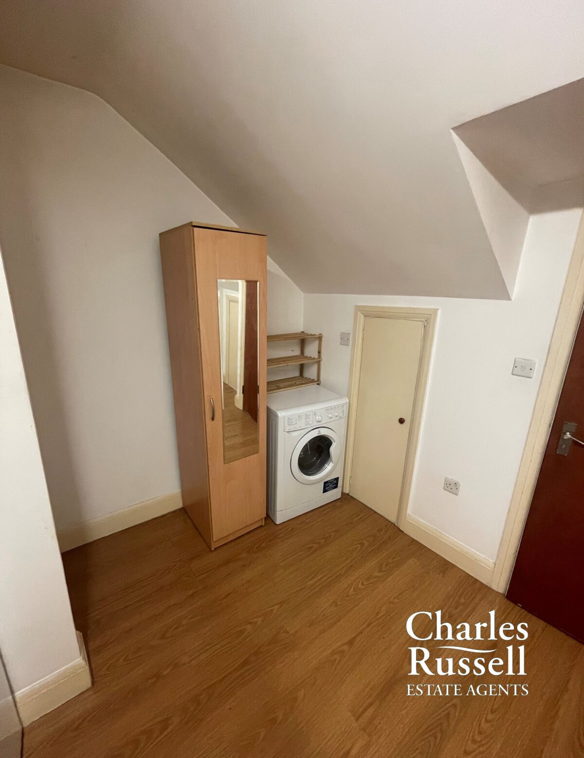 Second Floor Studio Flat, Wealdstone, HA3